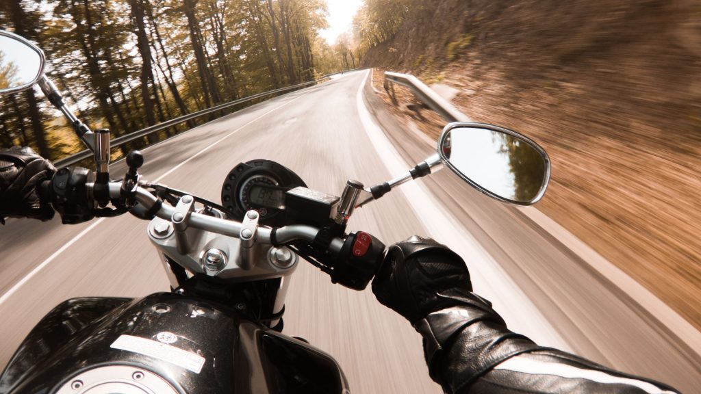 Pilotagem de Moto: Como a direção defensiva pode salvar sua vida?